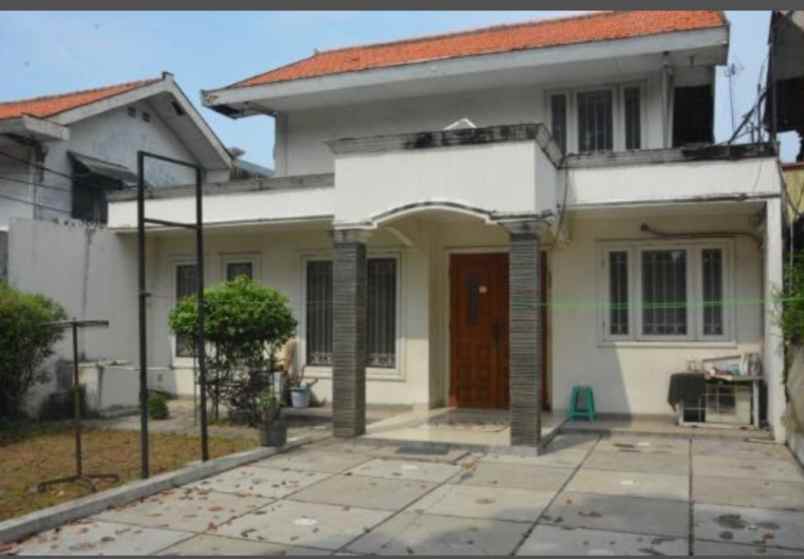 dijual rumah super strategis