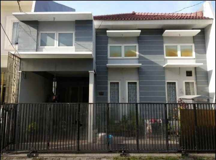 dijual rumah sutorejo