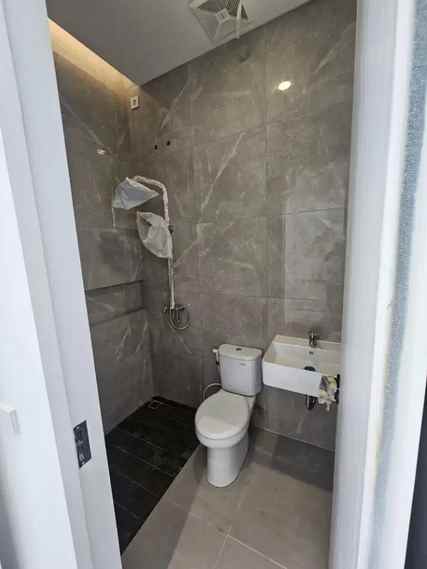 dijual rumah sutorejo