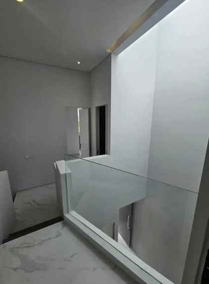 dijual rumah sutorejo