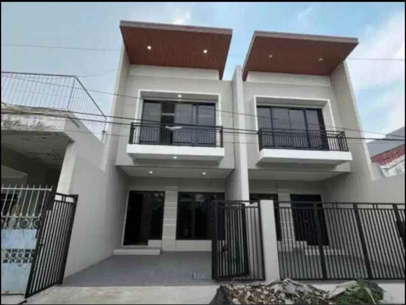 dijual rumah sutorejo