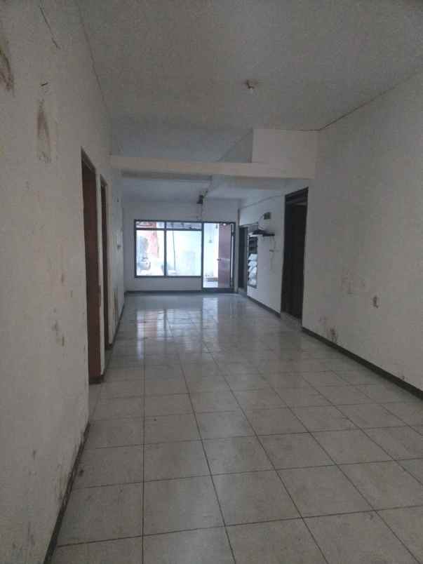dijual rumah sutorejo