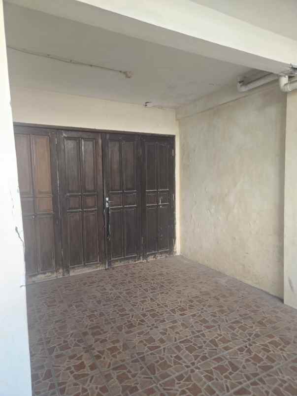 dijual rumah sutorejo