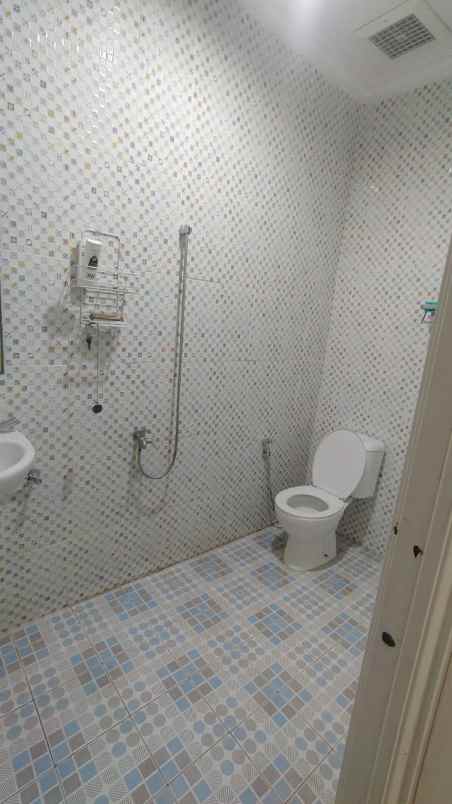 dijual rumah taman harapan baru