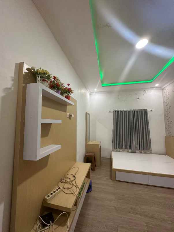 dijual rumah taman harapan baru