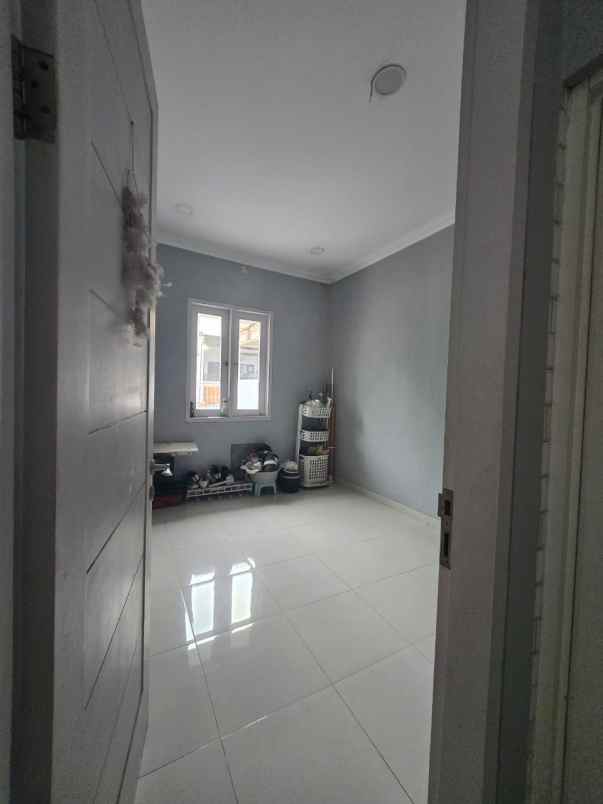 dijual rumah taman harapan baru