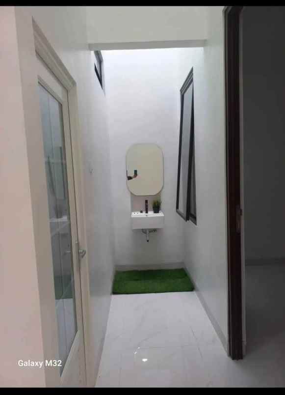 dijual rumah taman harapan baru kota