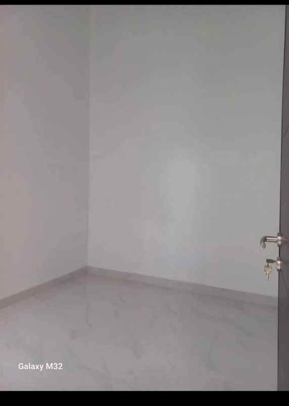 dijual rumah taman harapan baru kota