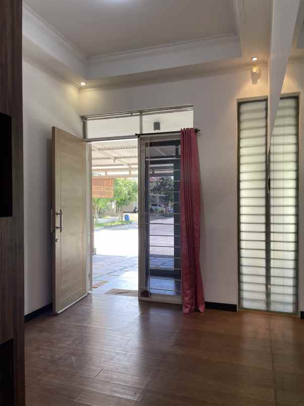 dijual rumah taman kopo indah 5 cluster