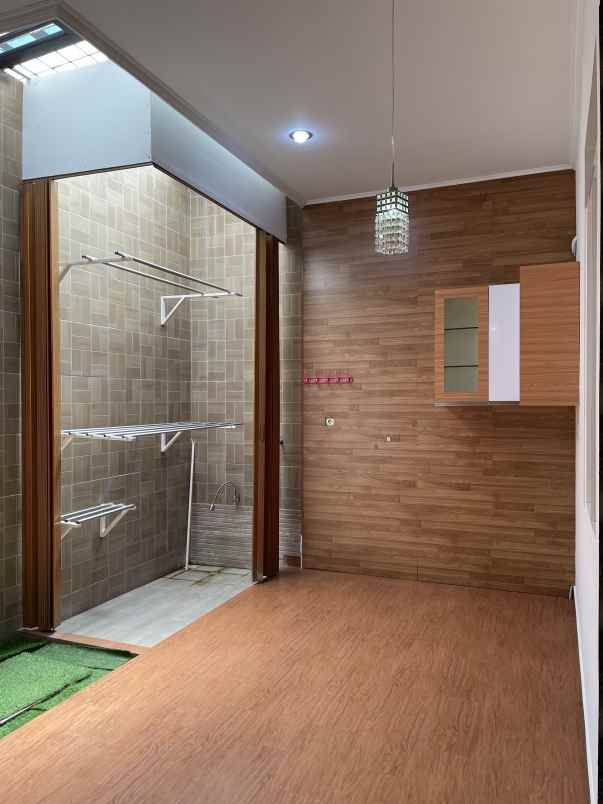 dijual rumah taman kopo indah 5 cluster