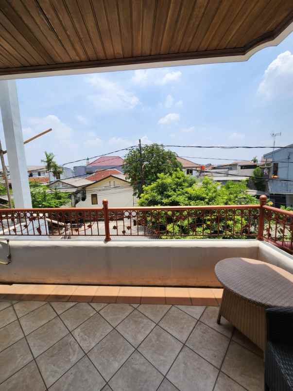 dijual rumah tanah kusir