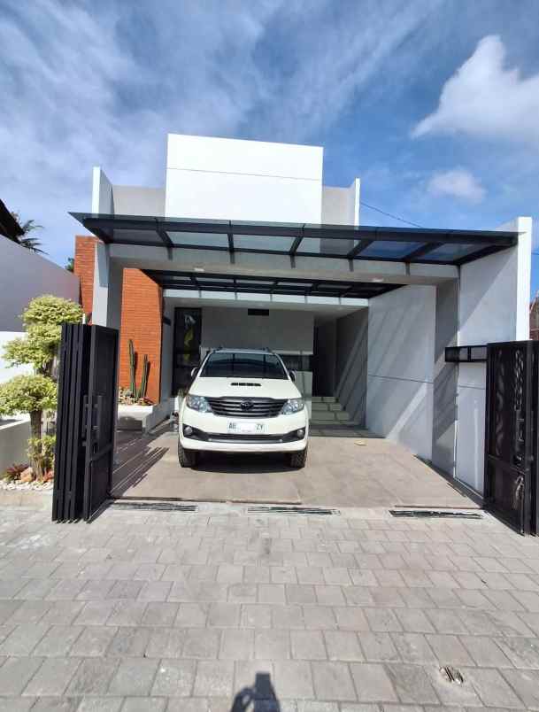 dijual rumah tanjungsari kaliurang