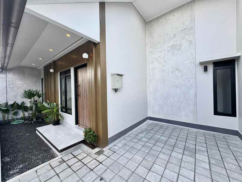 dijual rumah tirtomartani kalasan