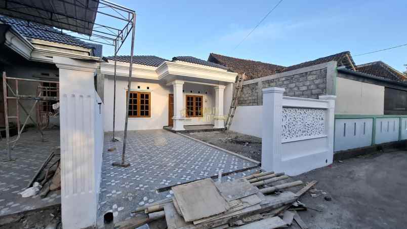 dijual rumah tirtomartani kalasan