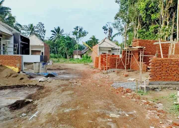 dijual rumah tlogowaru asri