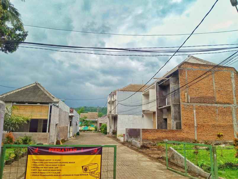 dijual rumah tlogowaru asri