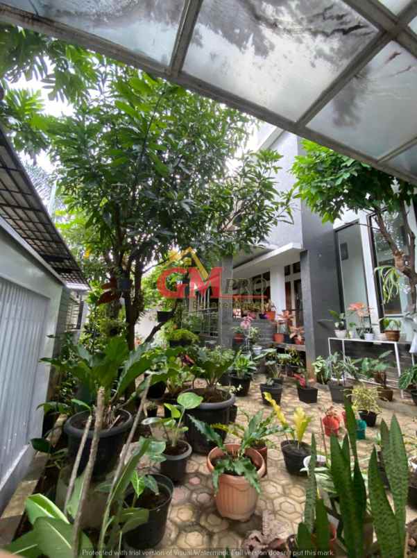 dijual rumah turangga