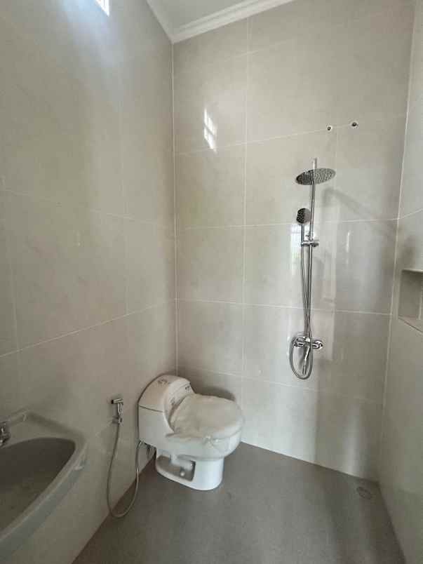 dijual rumah turangga