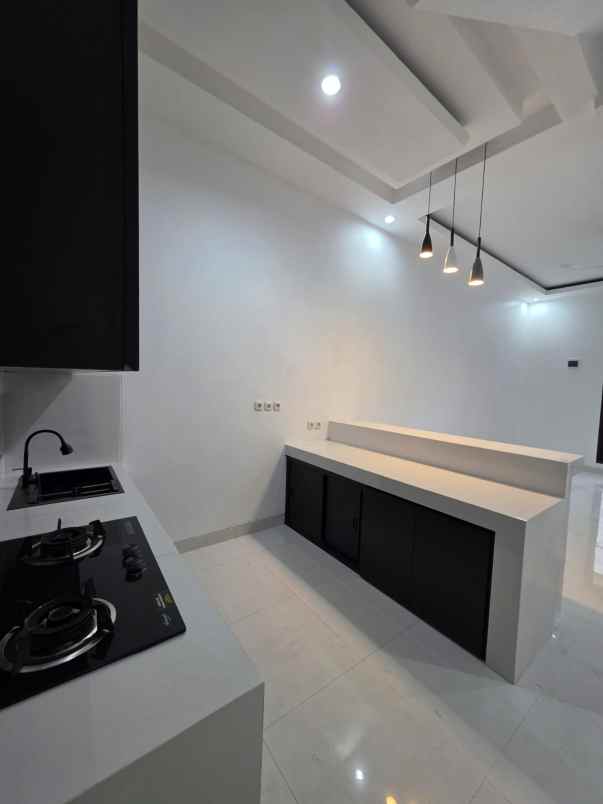 dijual rumah utan kayu