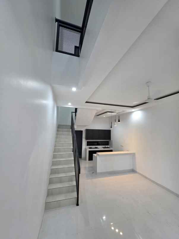 dijual rumah utan kayu