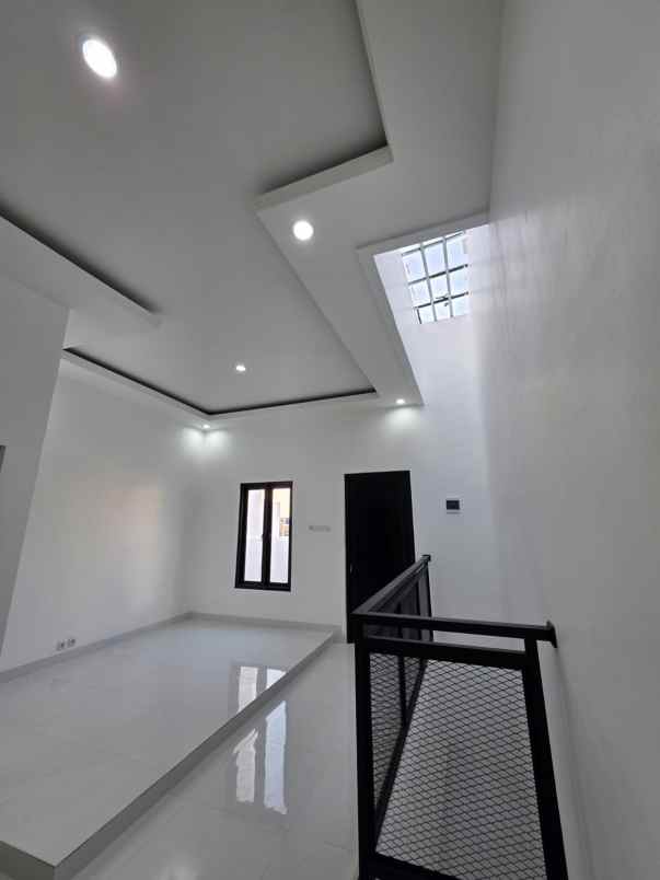 dijual rumah utan kayu