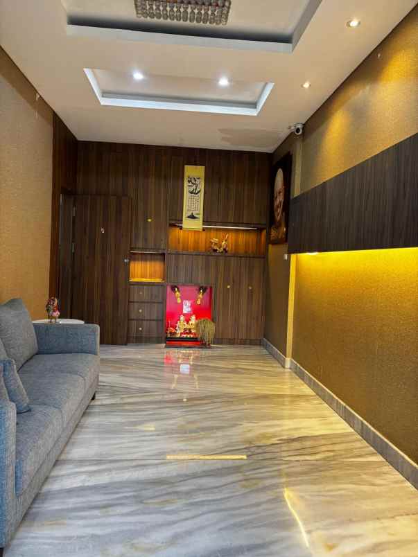 dijual rumah view golf suvarna sutera tangerang