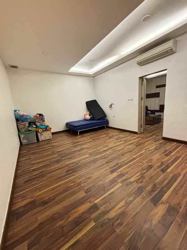 dijual rumah view golf suvarna sutera tangerang