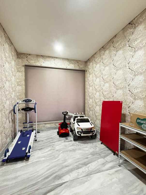 dijual rumah view golf suvarna sutera tangerang