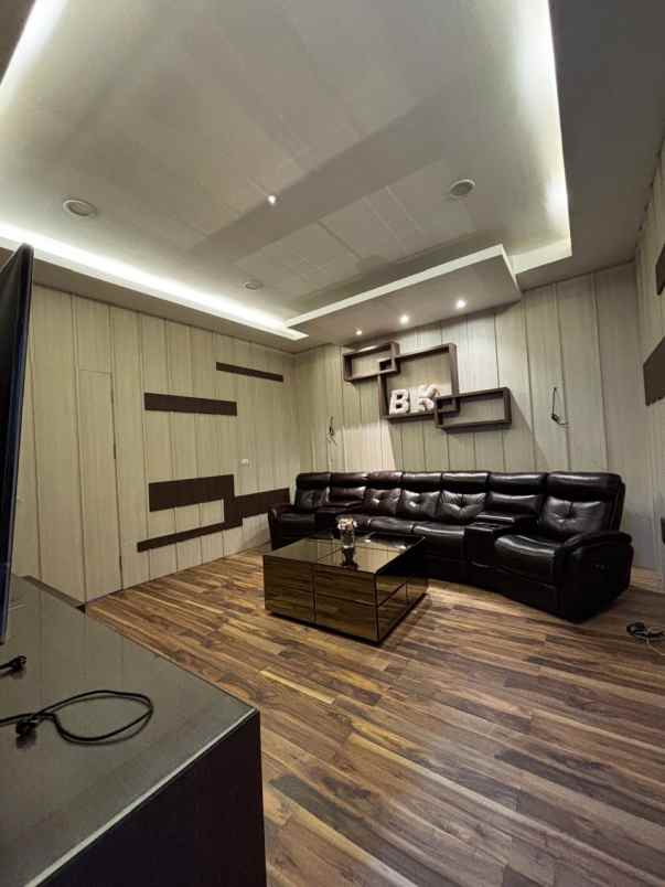 dijual rumah view golf suvarna sutera tangerang