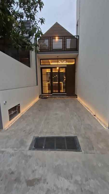 dijual rumah villa bukit tidar