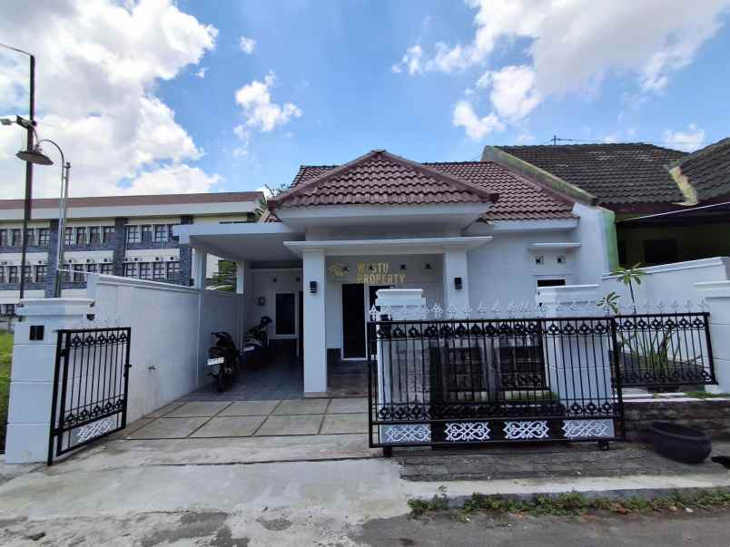 dijual rumah wedomartani