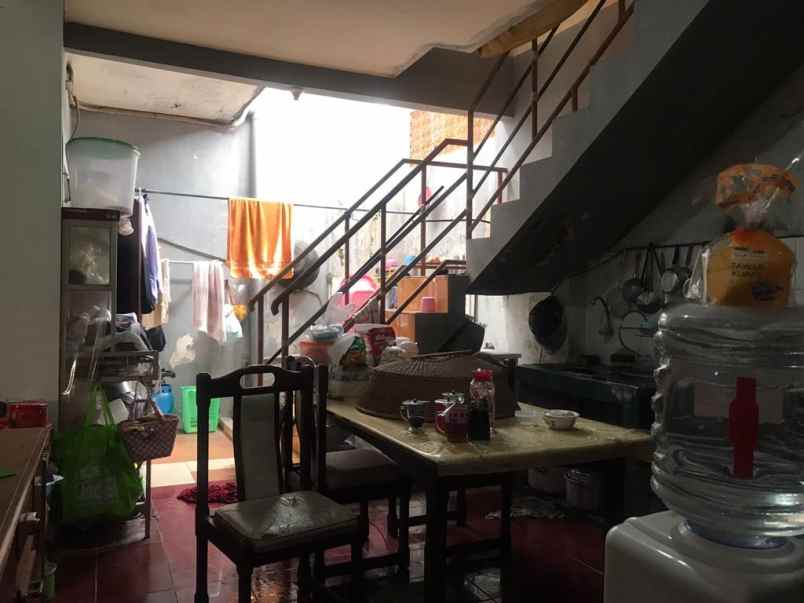 dijual rumah wisma lidah kulon