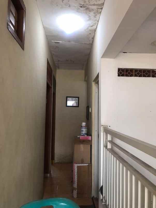 dijual rumah wisma lidah kulon