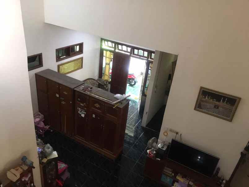 dijual rumah wisma lidah kulon