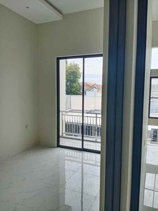 dijual rumah wisma mukti