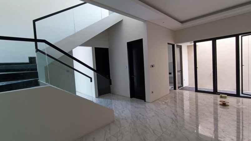 dijual rumah woodland citraland