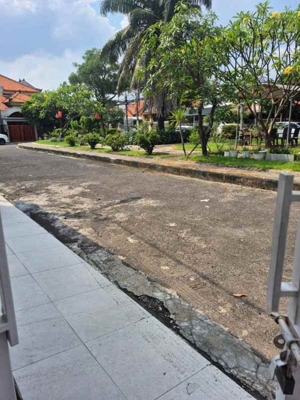 dijual rumah ykp medokan asri