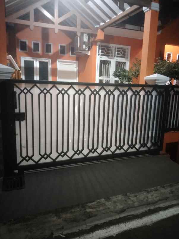 dijual sebuah rumah full furnished