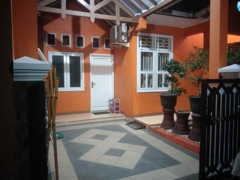 dijual sebuah rumah full furnished