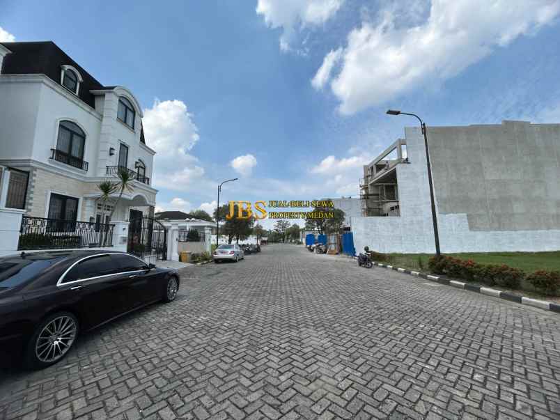 dijual tanah komplek polonia garden row