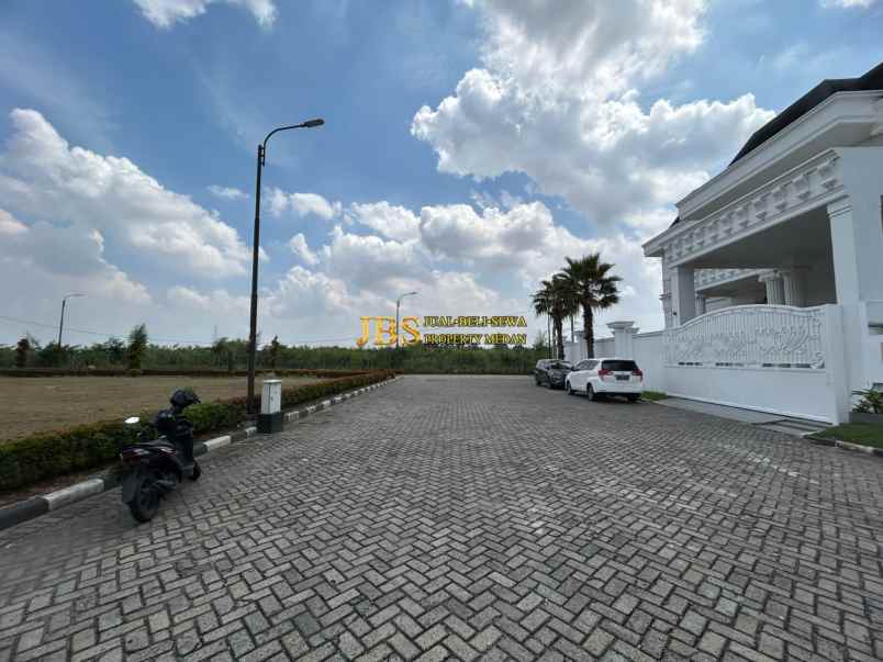 dijual tanah komplek polonia garden row