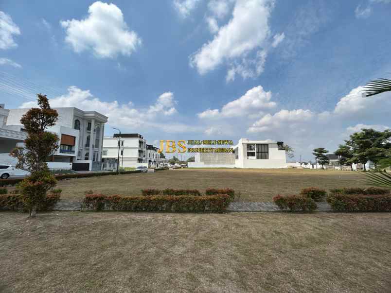dijual tanah komplek polonia garden row