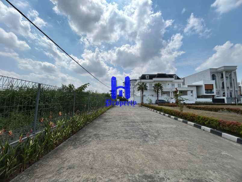 dijual tanah komplek polonia garden row
