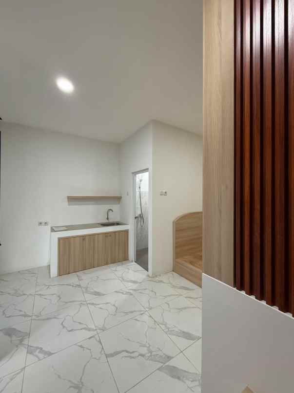 dijual unit villa timeless sevilla lokasi dekat uii