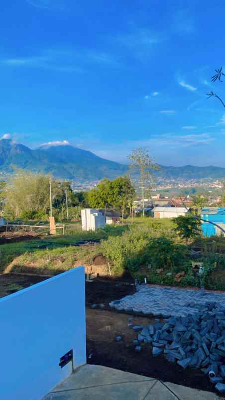 dijual vila bangunan baru siap huni lokasi bumiaji