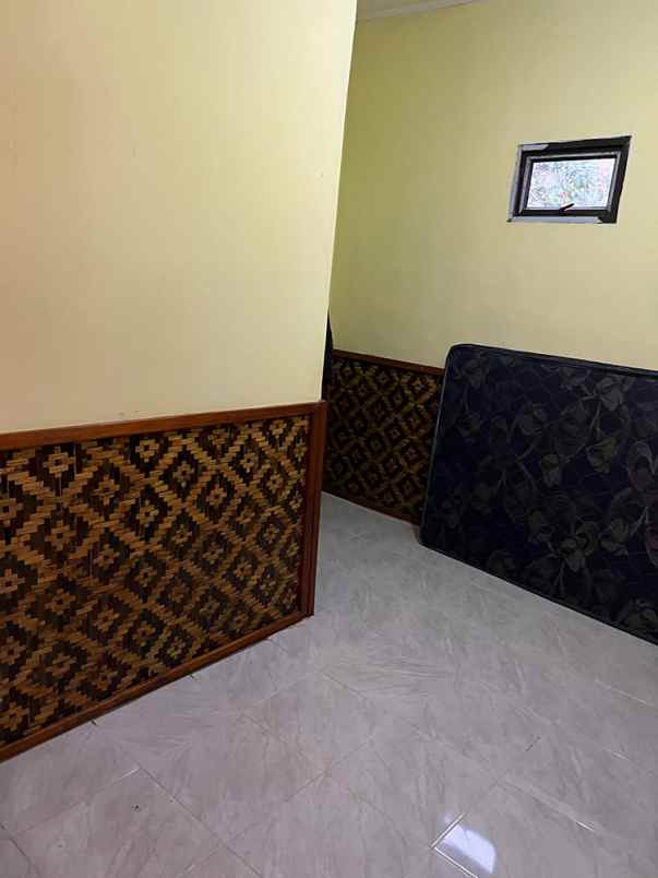 dijual villa cilengkrang