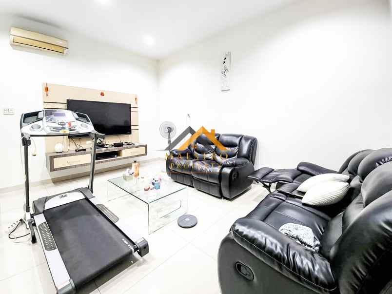 dijual villa komplek cemara asri jalan