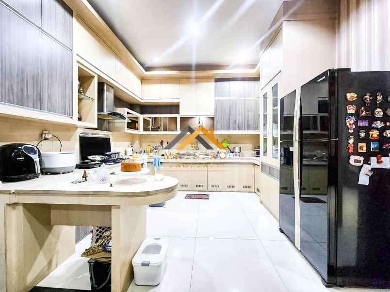 dijual villa komplek cemara asri jalan
