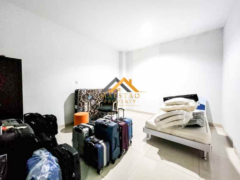 dijual villa komplek cemara asri jalan