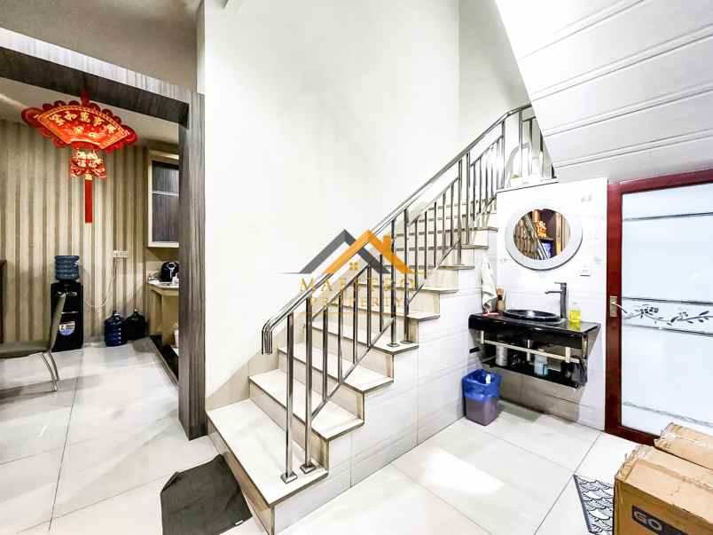 dijual villa komplek cemara asri jalan